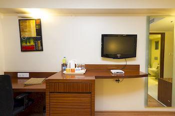 Отель Oyo Premium Cunningham Road Бангалор Экстерьер фото